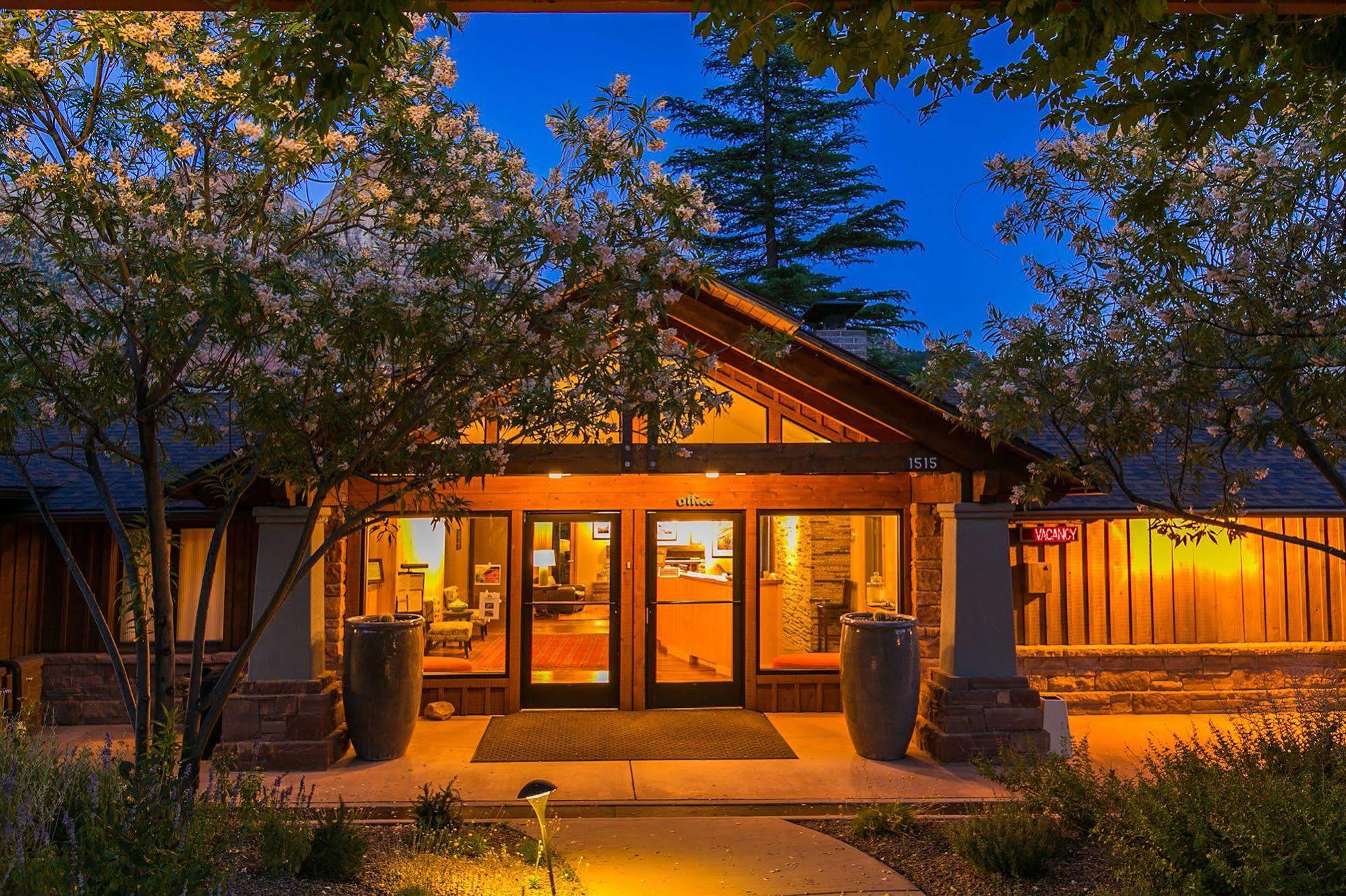 Driftwood Lodge สปริงเดล ภายนอก รูปภาพ